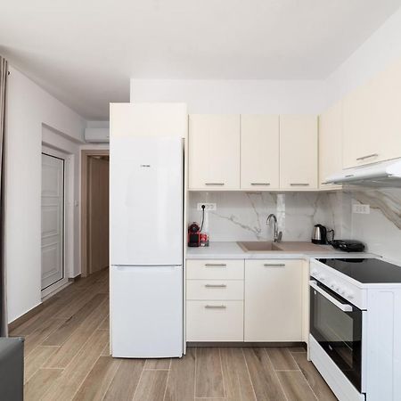 E.Berdufi Apartament Sea View เอลุนดา ภายนอก รูปภาพ