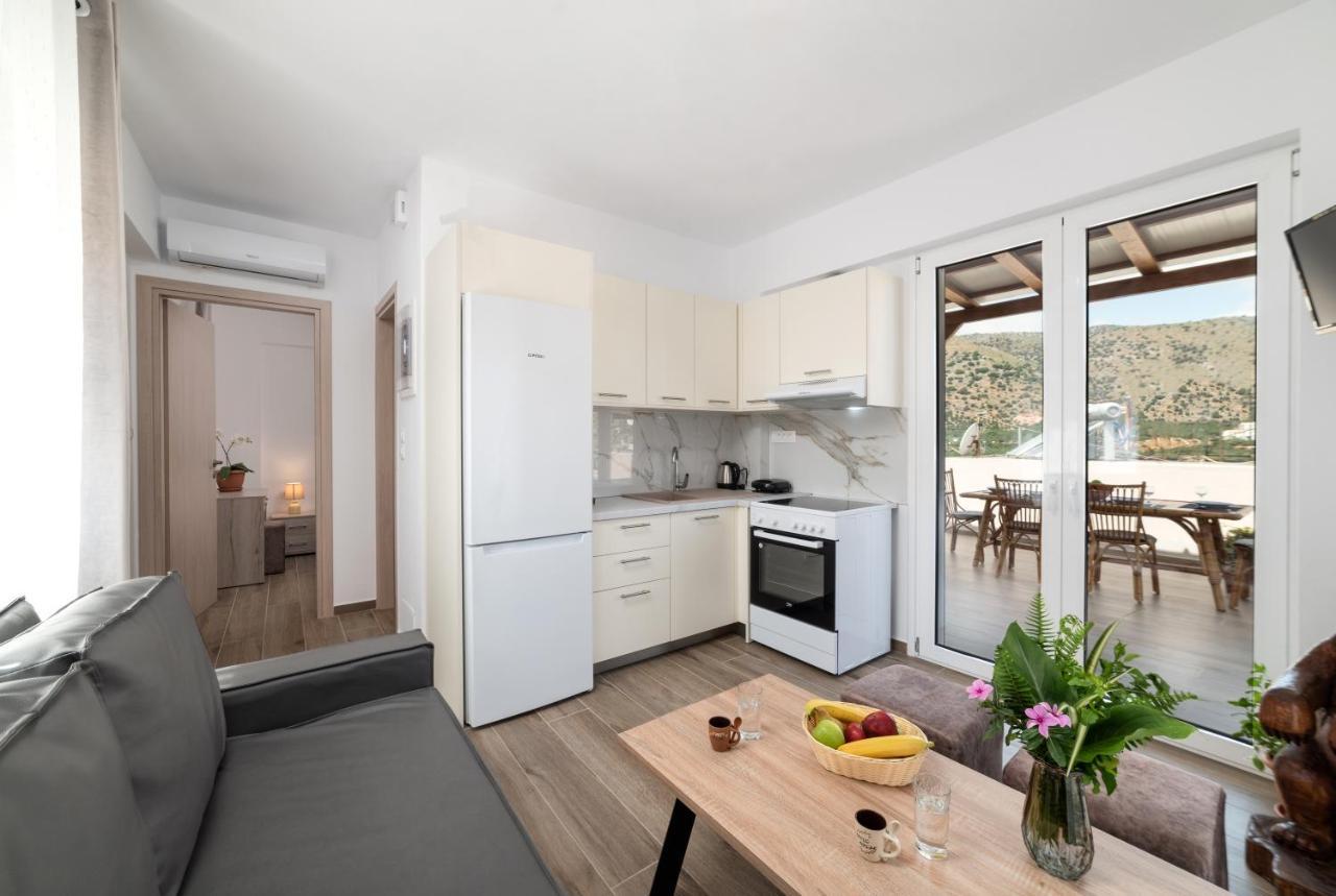 E.Berdufi Apartament Sea View เอลุนดา ภายนอก รูปภาพ